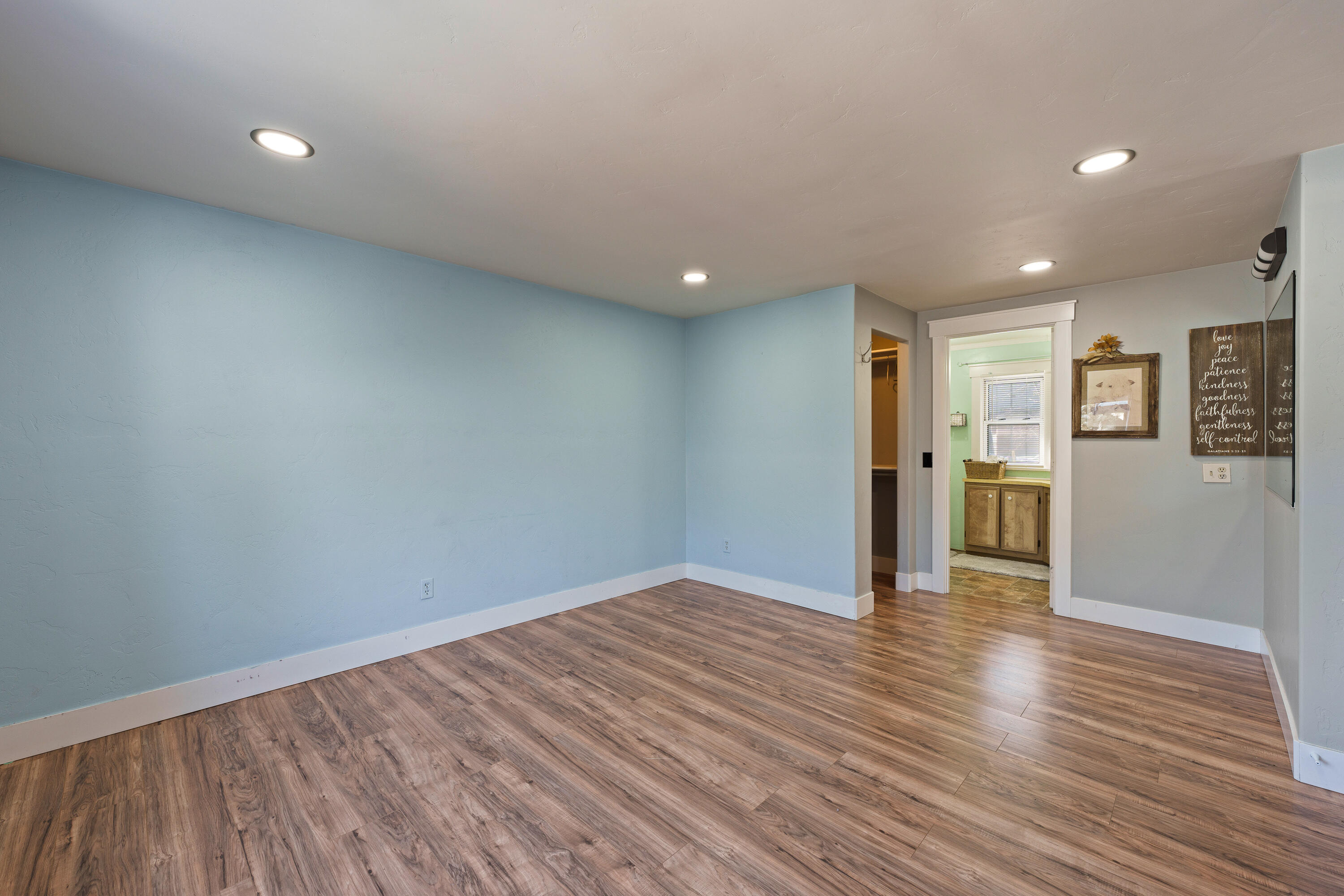 61292 Parrell Road, Unit 30 Bend, OR 97702 - Photo 21 of 29 DSC00724