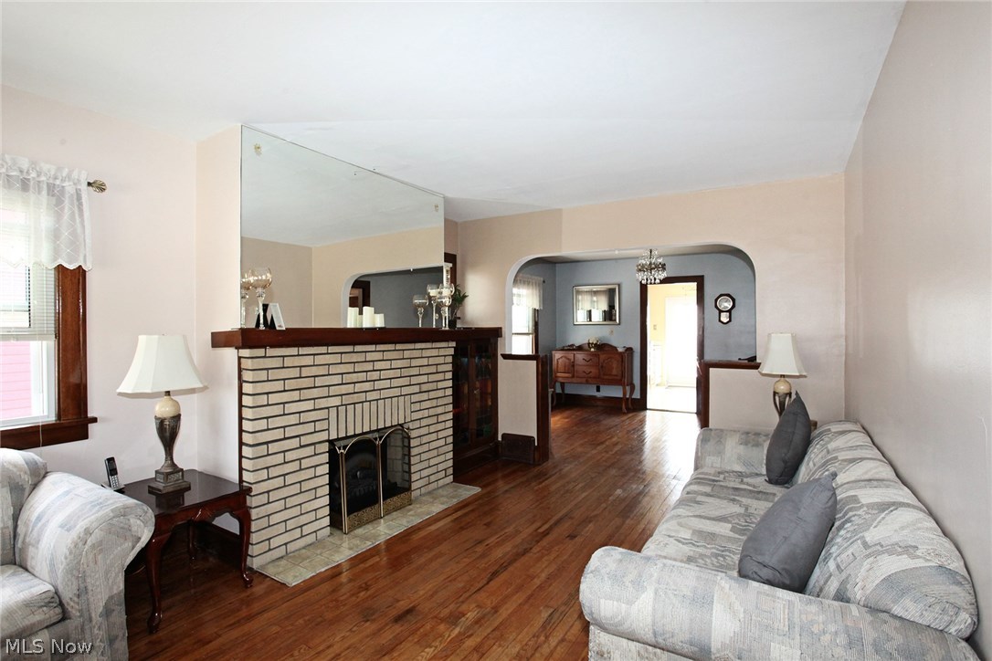 2117 Ralph Avenue Cleveland, OH 44109 - Photo 5 of 35 Gallery Image 5