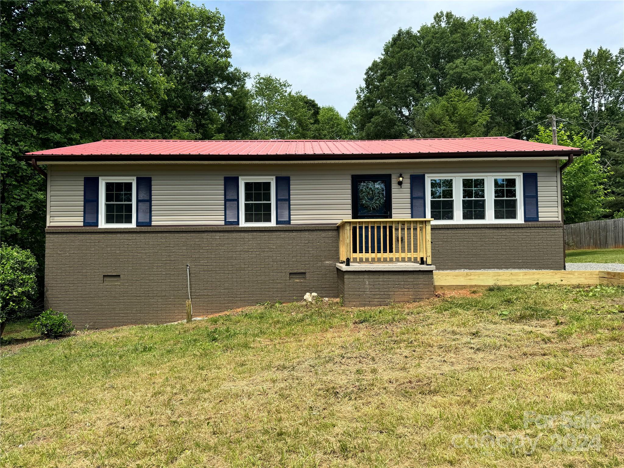1002 Rock House Road Marion, NC 28752 - Photo 1 of 25 Gallery Image 1