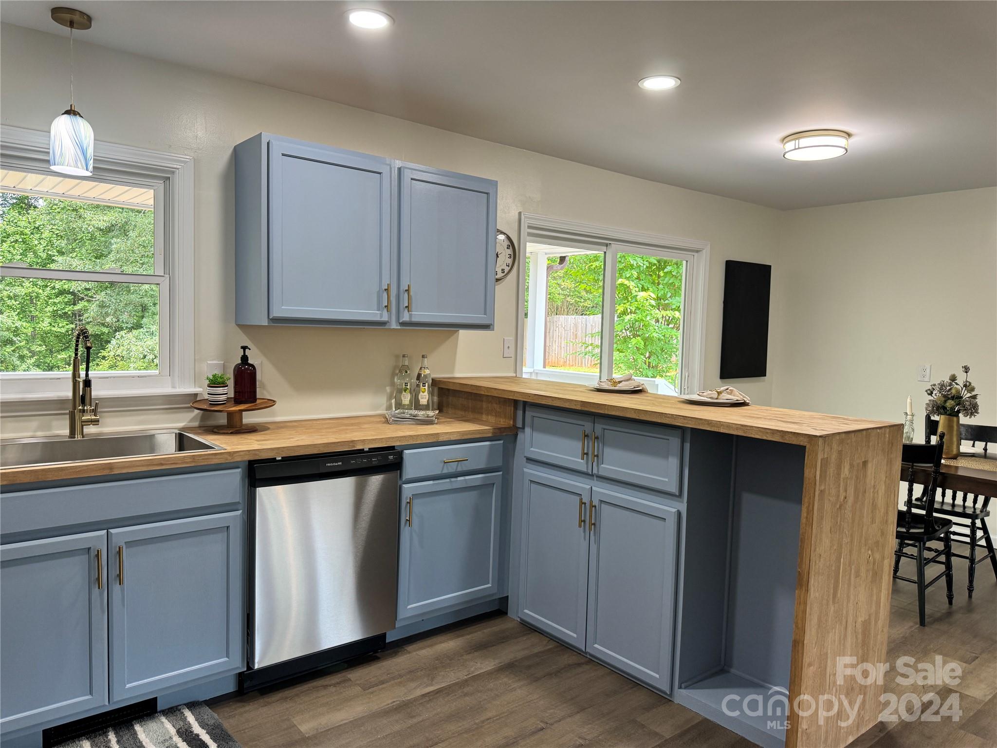 1002 Rock House Road Marion, NC 28752 - Photo 7 of 25 Gallery Image 7