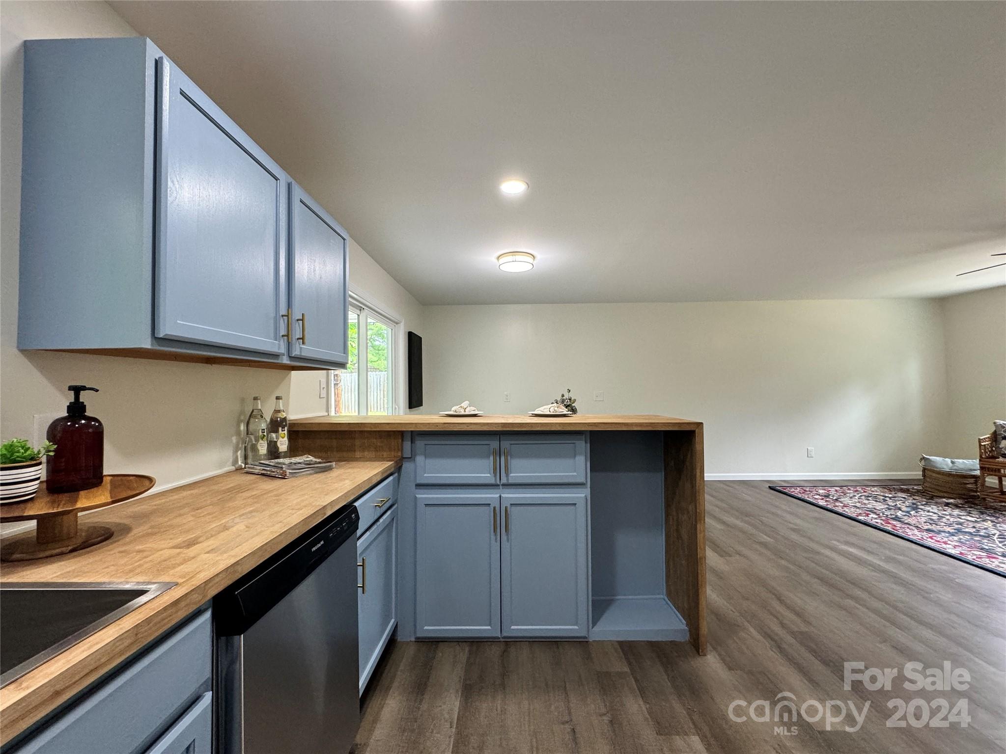 1002 Rock House Road Marion, NC 28752 - Photo 10 of 25 Gallery Image 10