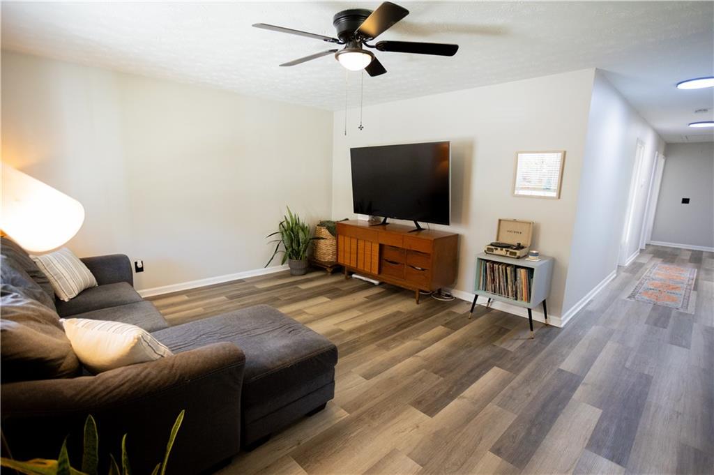 320 Harris Street Monroe, GA 30655 - Photo 5 of 32
