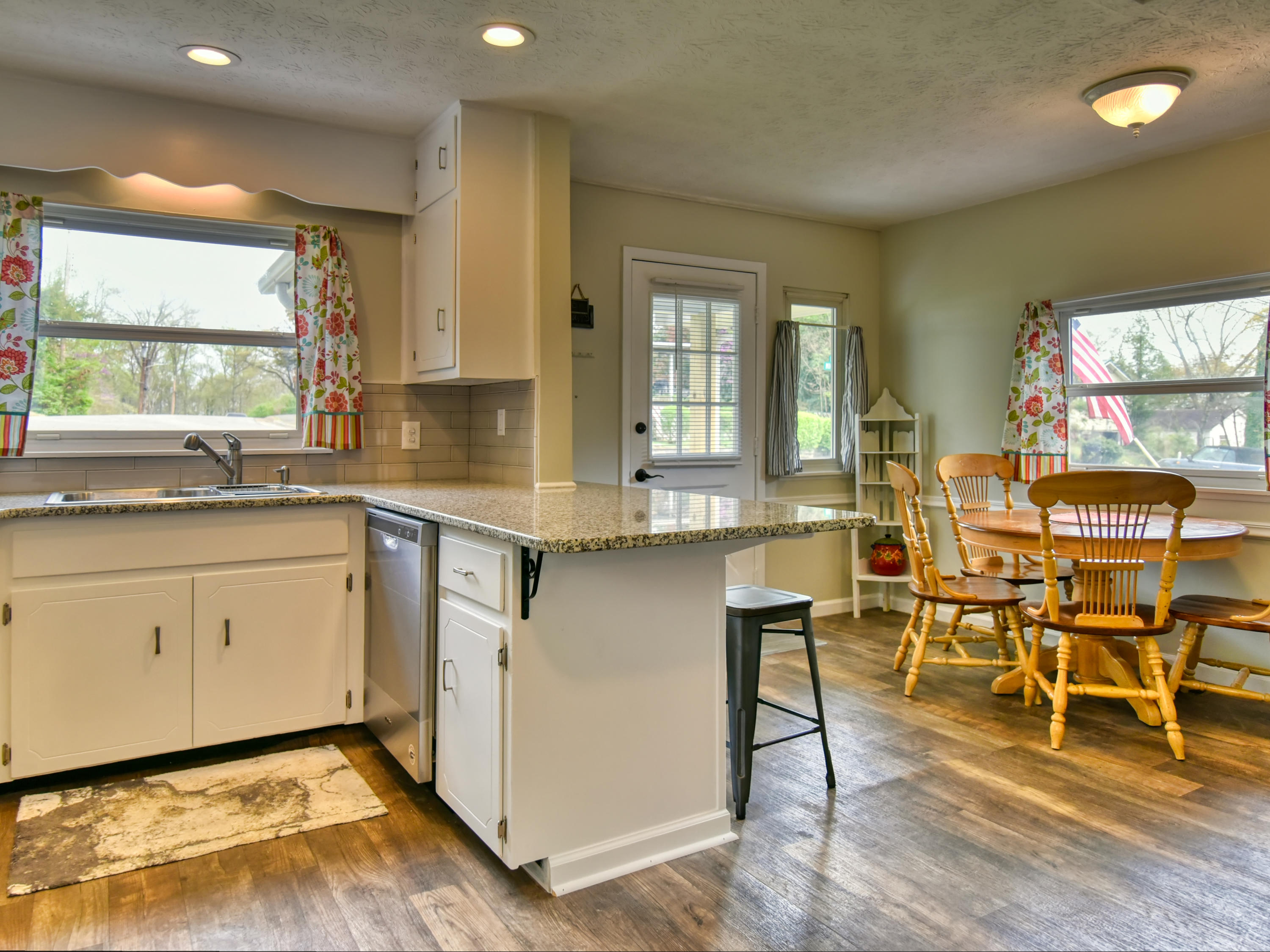 100 Maple Lane Oak Ridge, TN 37830 - Photo 5 of 21 100 Maple Ln 3