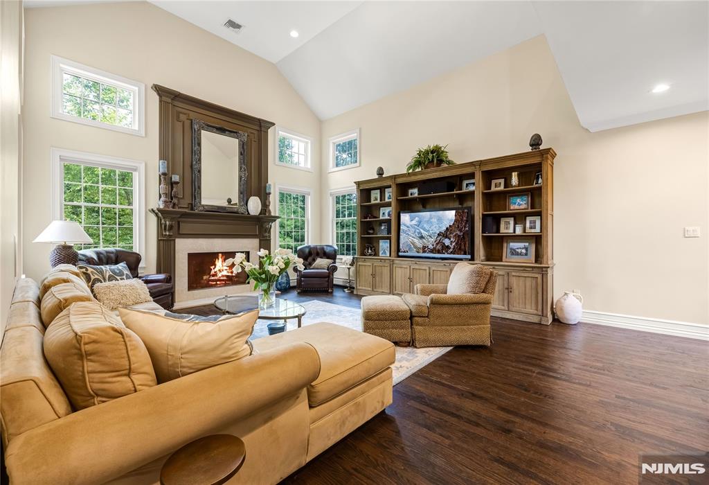 68 Eagle Rim Road Upper Saddle River, NJ 07458 - Photo 8 of 49 Gallery Image 8