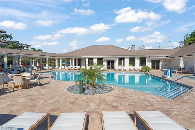 $285,000 | 780 Waterford Drive, Unit 302, Naples, FL 34113