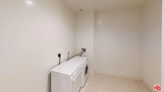 $5,447 | 1200 South Figueroa Street, Unit W3306, Los Angeles, CA 90015