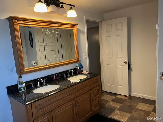 $325,000 | 1507 Hwy Oo, Fredericktown, MO 63645