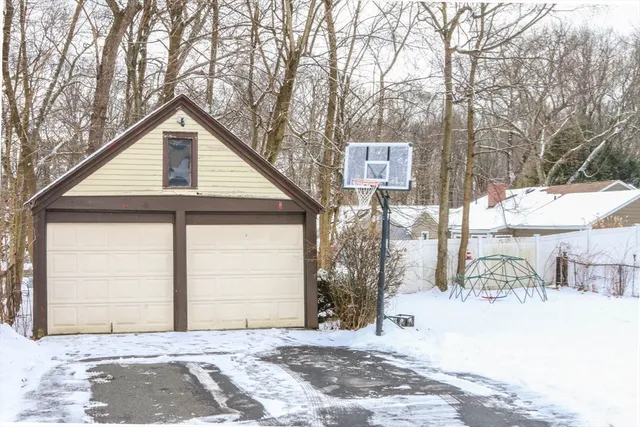 $489,900 | 115 Wenonah Road, Longmeadow, MA 01106