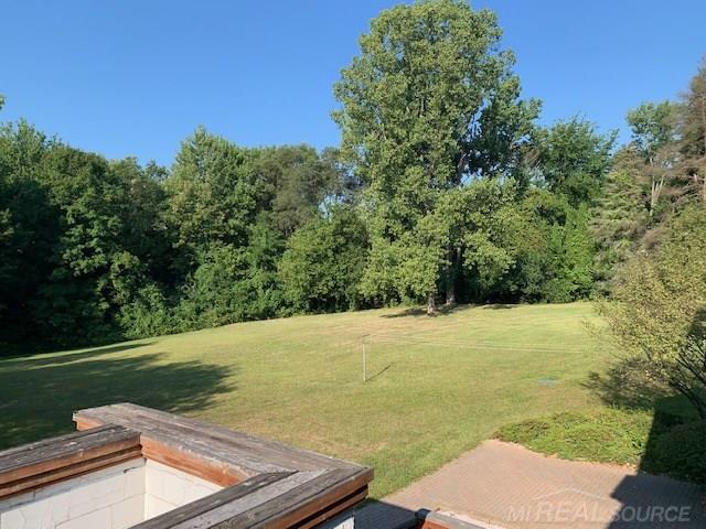 890 East Romeo Road Oakland, MI 48363 - Photo 4 of 30 50021536-3.JPG