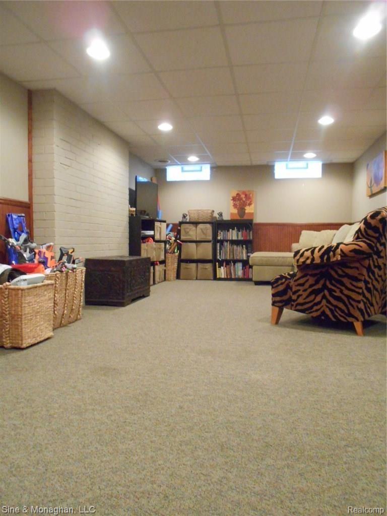 404 Fisher Road Grosse Pointe, MI 48230 - Photo 32 of 42 DSCN1507.JPG