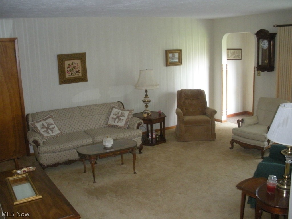 196 Richmond Road Cleveland, OH 44143 - Photo 9 of 24