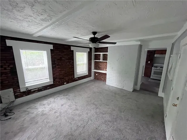 $950 | 7484 McClure Avenue, Unit 3, Pittsburgh, PA 15218