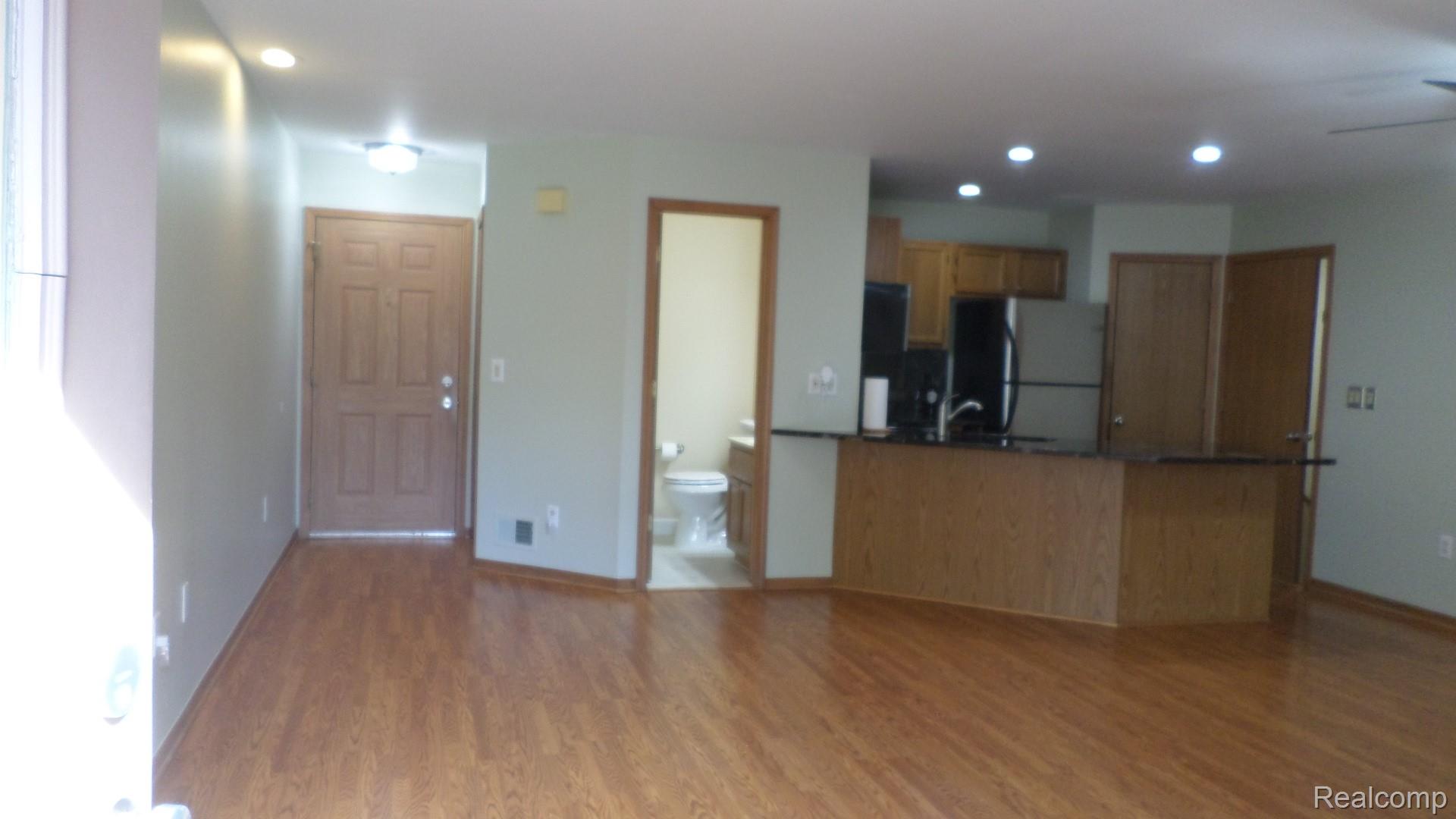 33831 Hooker Road, Unit 6 New Baltimore, MI 48047 - Photo 3 of 34 SAM_8426.JPG