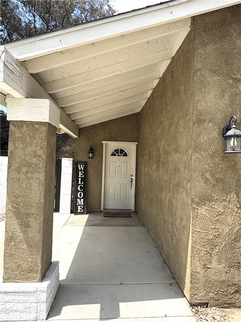 6845 Butte Drive Riverside, CA 92505 - Photo 3 of 27 a view of a hallway