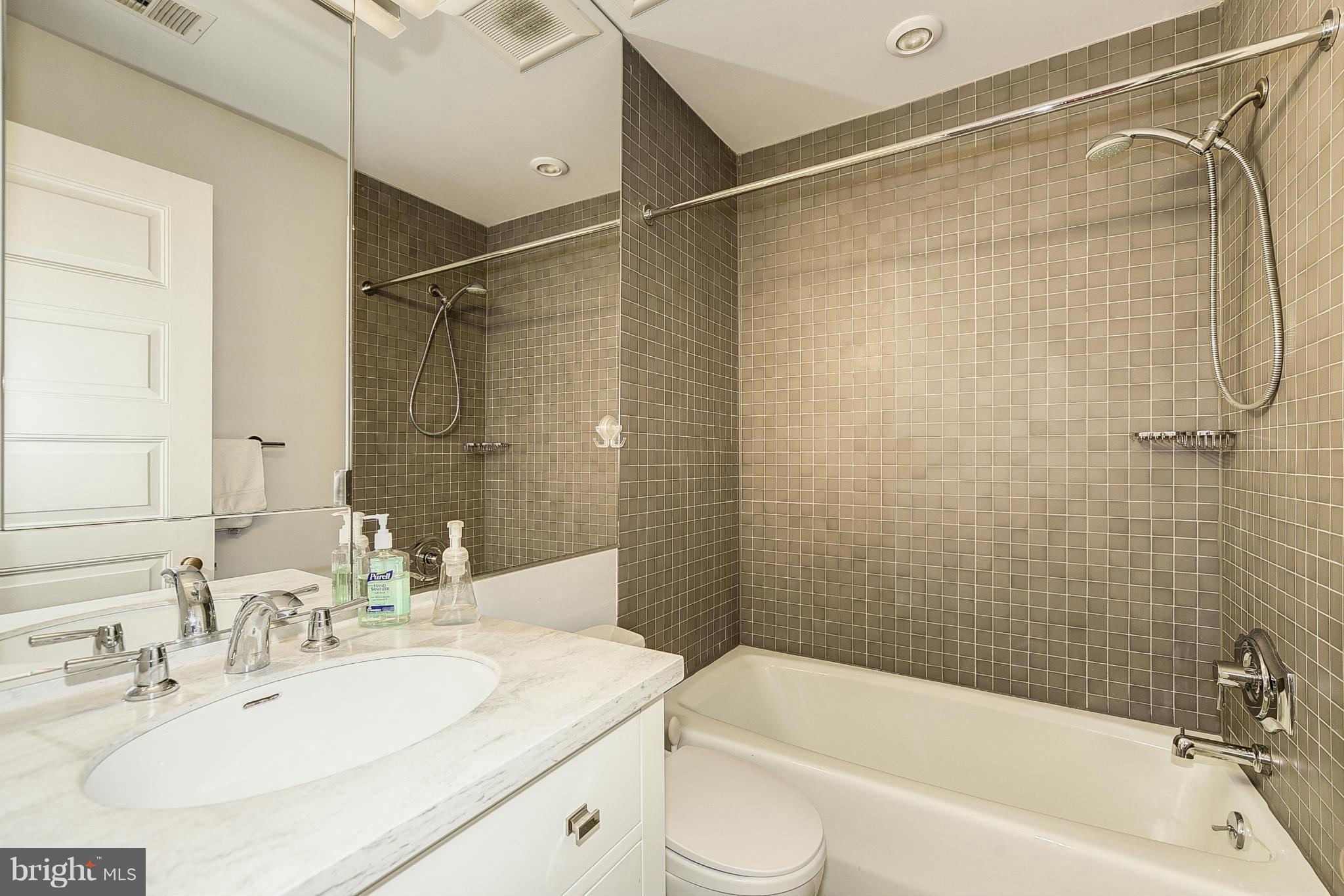 2030 Hillyer Place Northwest Washington, DC 20009 - Photo 26 of 30 Interior (General)