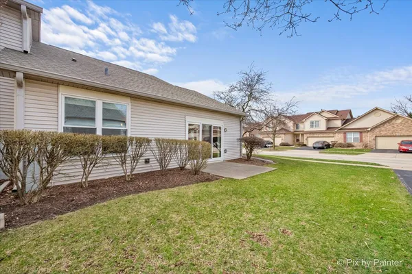 $270,000 | 1539 Keystone Court, Unit 1539, Elgin, IL 60120