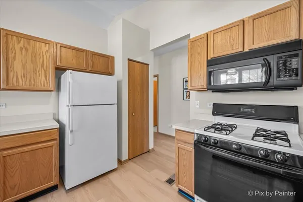 $270,000 | 1539 Keystone Court, Unit 1539, Elgin, IL 60120