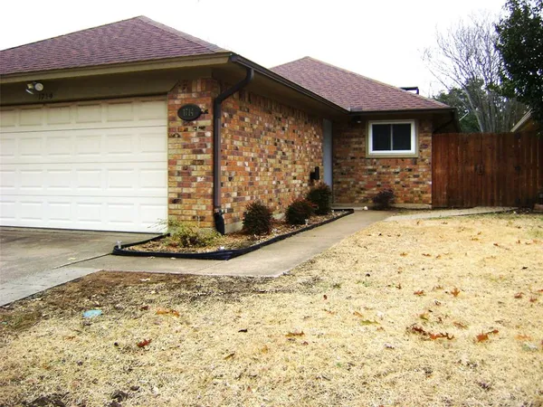 $2,150 | 1714 Redbud Lane, Euless, TX 76039