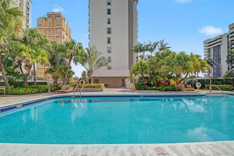 $550,000 | 625 Biltmore Way, Unit 102, Coral Gables, FL 33134