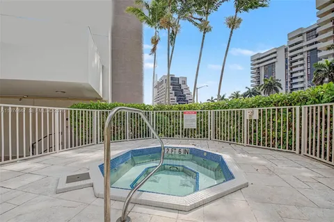 $550,000 | 625 Biltmore Way, Unit 102, Coral Gables, FL 33134