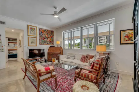 $550,000 | 625 Biltmore Way, Unit 102, Coral Gables, FL 33134