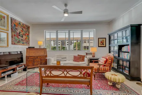 $550,000 | 625 Biltmore Way, Unit 102, Coral Gables, FL 33134