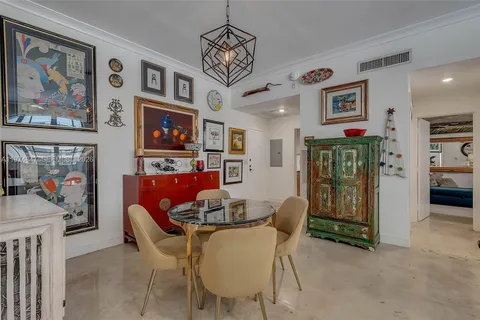 $550,000 | 625 Biltmore Way, Unit 102, Coral Gables, FL 33134