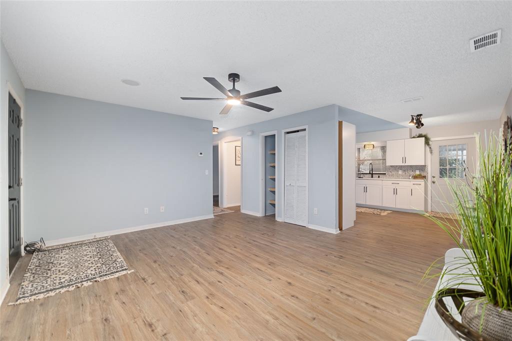 5300 Southeast 102nd Place Belleview, FL 34420 - Photo 7 of 41