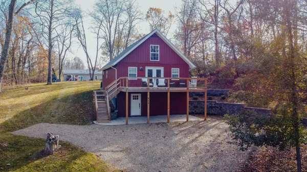 $300,000 | 916 Valleywood Heights Drive, Howard, OH 43028
