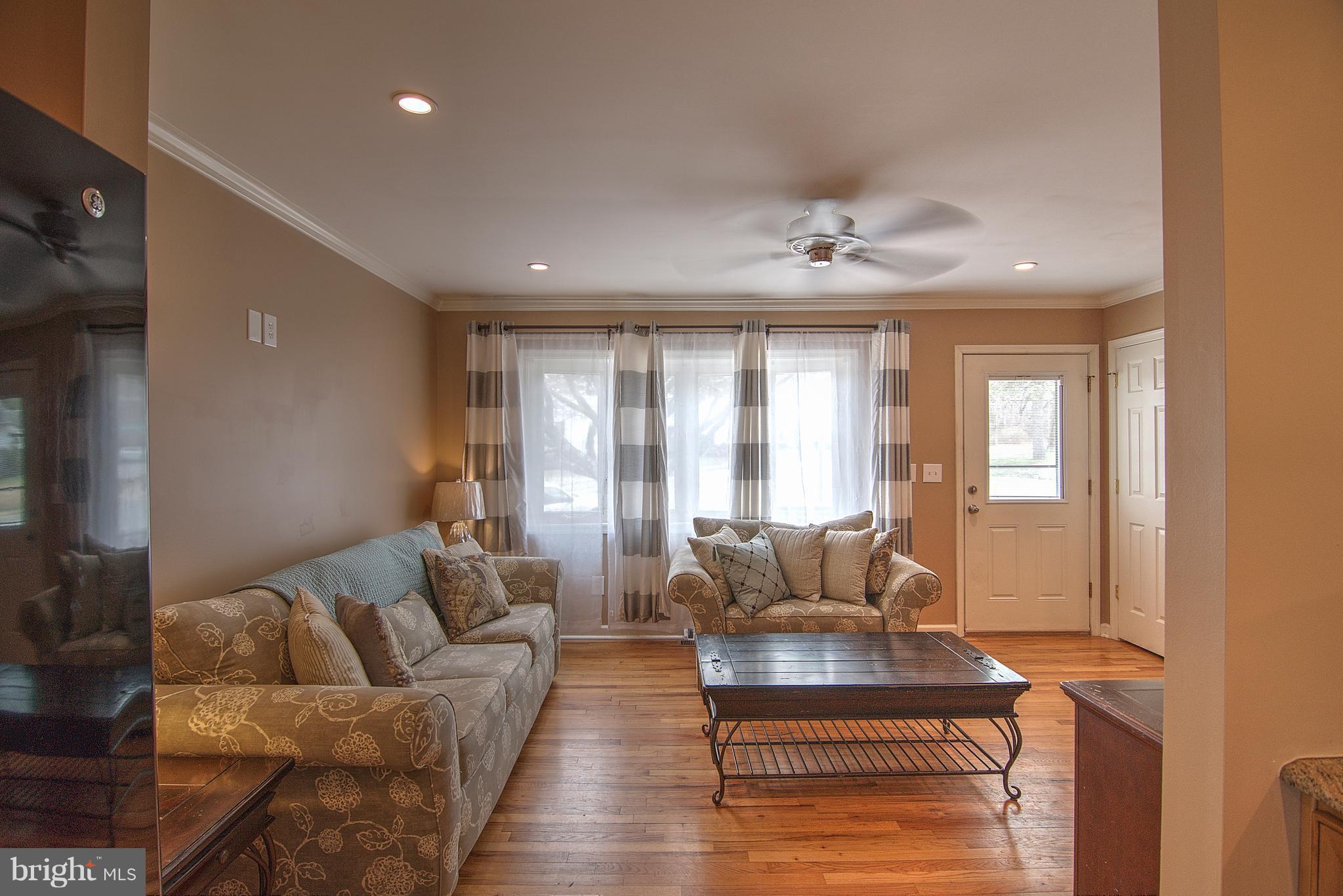 2 Oakmere Road Owings Mills, MD 21117 - Photo 4 of 30 Living Room