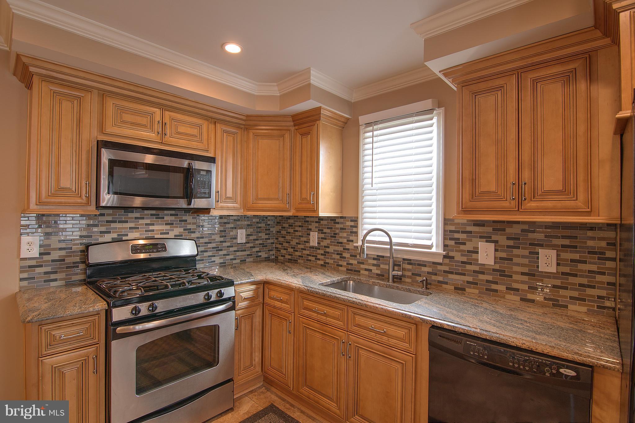 2 Oakmere Road Owings Mills, MD 21117 - Photo 5 of 30 Crown Molding