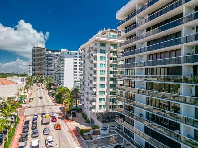 $825,000 | 9455 Collins Avenue, Unit 305, Surfside, FL 33154