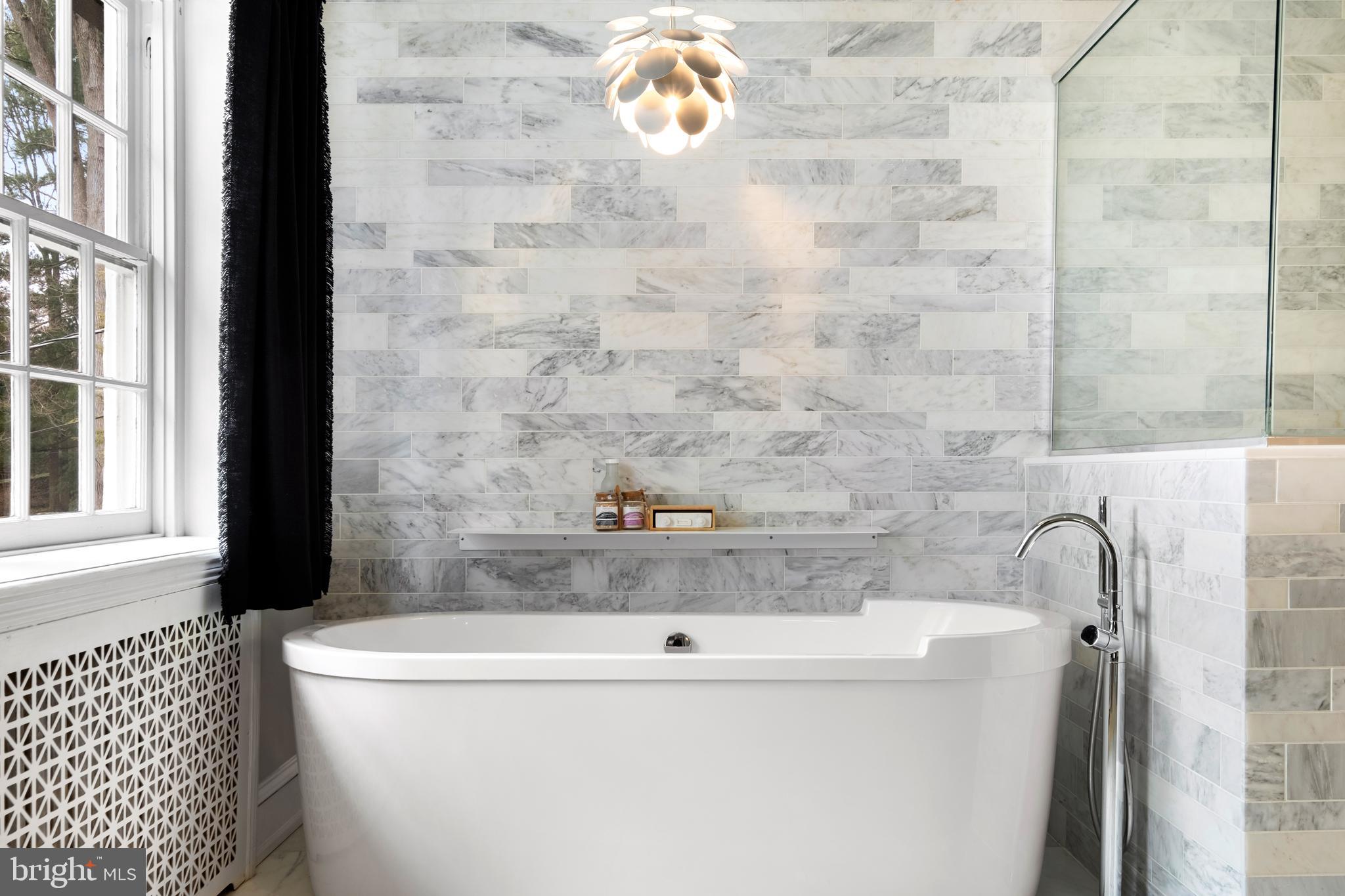 422 Warick Road Wynnewood, PA 19096 - Photo 54 of 130 Flaoting Bathtub