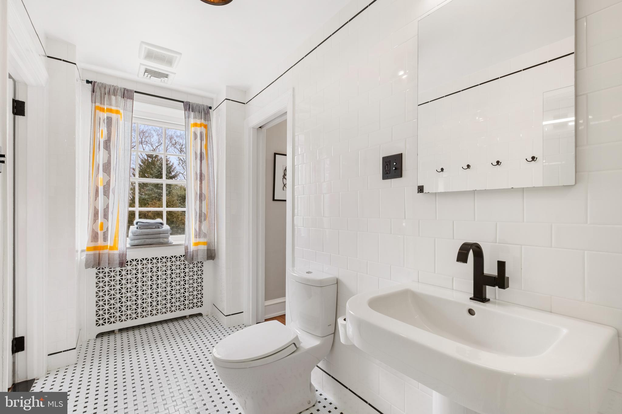 422 Warick Road Wynnewood, PA 19096 - Photo 61 of 130 Jr En Suite Bath