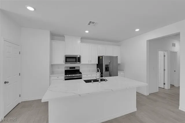 $2,000 | 987 Crystal Grotto Avenue, North Las Vegas, NV 89081