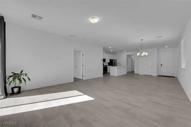 $2,000 | 987 Crystal Grotto Avenue, North Las Vegas, NV 89081