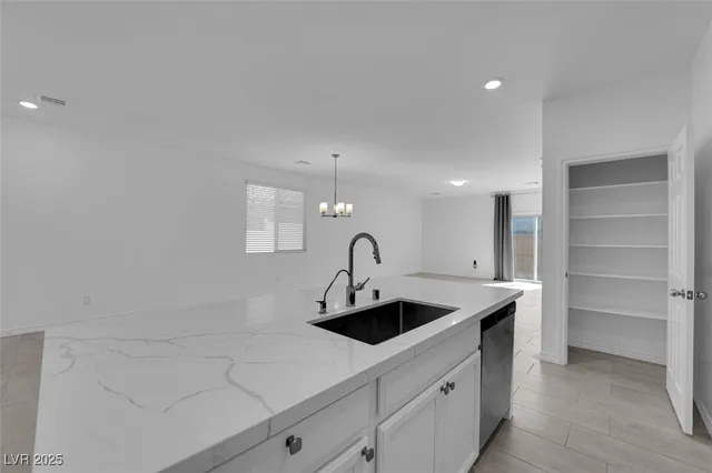 $2,000 | 987 Crystal Grotto Avenue, North Las Vegas, NV 89081