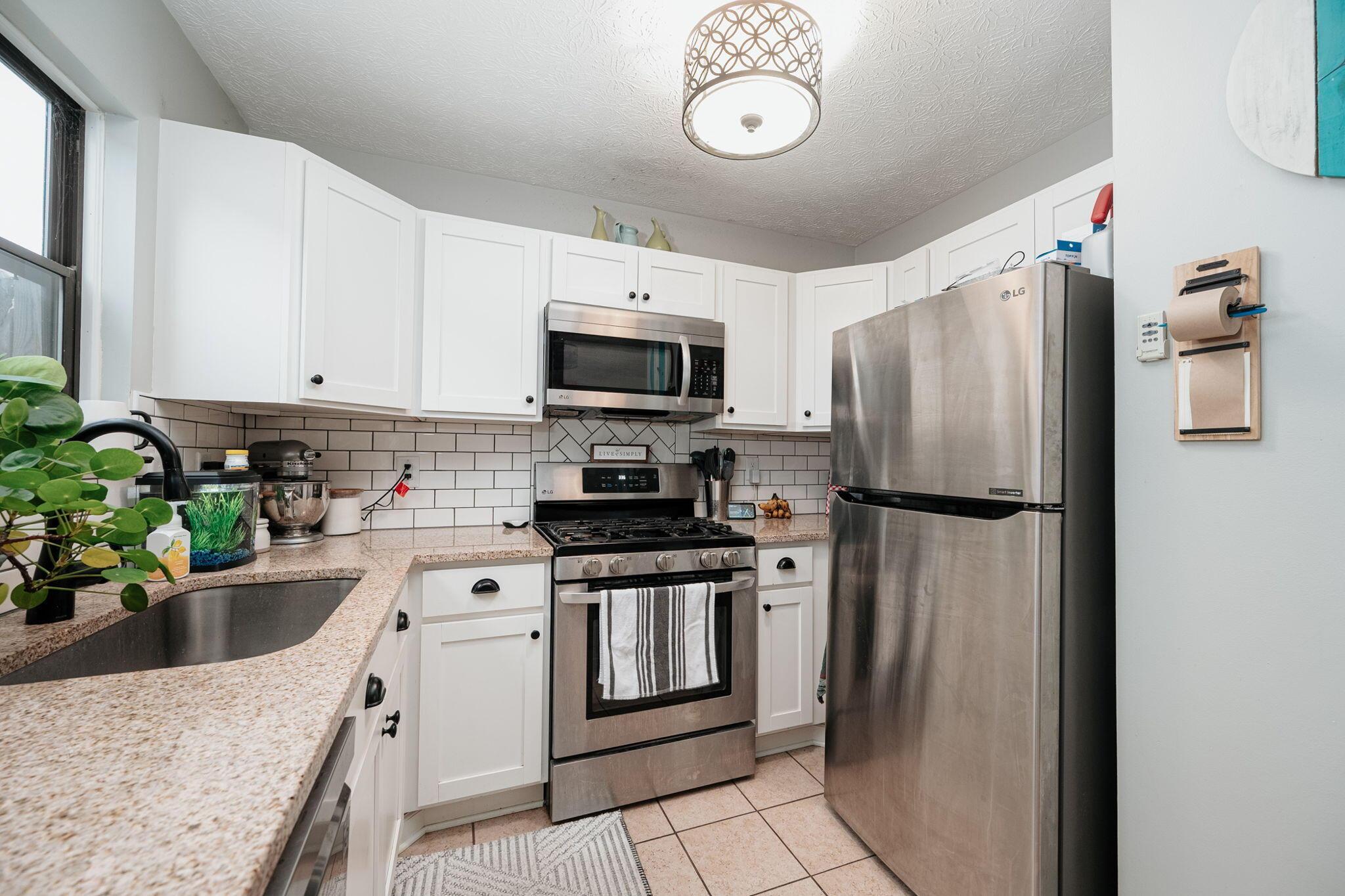 8176 Rochester Way, Unit 23B Westerville, OH 43081 - Photo 12 of 32 12-web-or-mls-8176 rochester way 23b wes