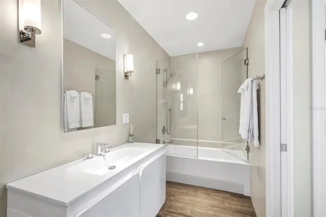 $2,215,000 | 510 Wedge Lane, Longboat Key, FL 34228