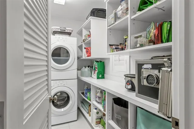 $2,215,000 | 510 Wedge Lane, Longboat Key, FL 34228