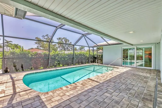 $2,215,000 | 510 Wedge Lane, Longboat Key, FL 34228