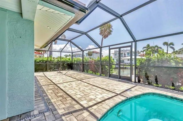 $2,215,000 | 510 Wedge Lane, Longboat Key, FL 34228
