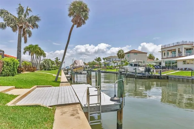 $2,215,000 | 510 Wedge Lane, Longboat Key, FL 34228