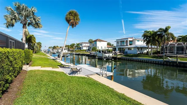 $2,215,000 | 510 Wedge Lane, Longboat Key, FL 34228