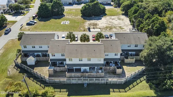 $445,000 | 8817 Janell Court, Emerald Isle, NC 28594