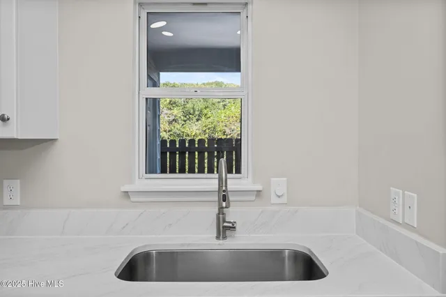 $465,000 | 8817 Janell Court, Emerald Isle, NC 28594