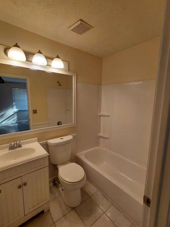2291 Wilkins Court Decatur, GA 30035 - Photo 16 of 19 a bathroom with a toilet a sink and bathtub