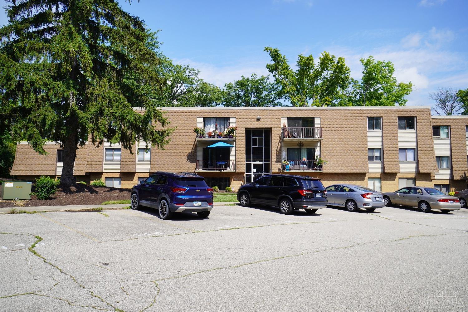 6584 Hearne Road, Unit 14 Cincinnati, OH 45248 - Photo 1 of 18 Gallery Image 1