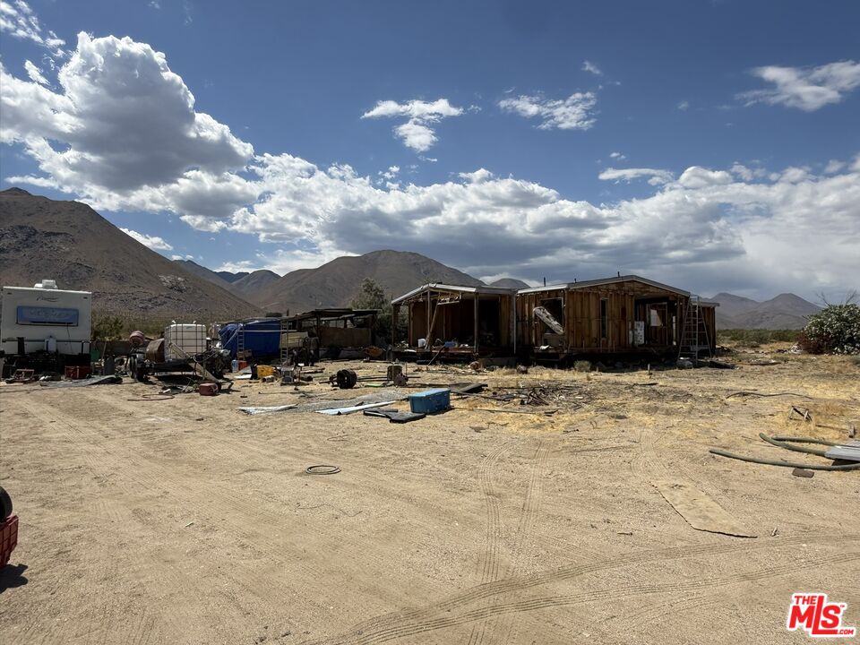 401 Sterling Road Inyokern, CA 93527 - Photo 37 of 37 a view of a yard