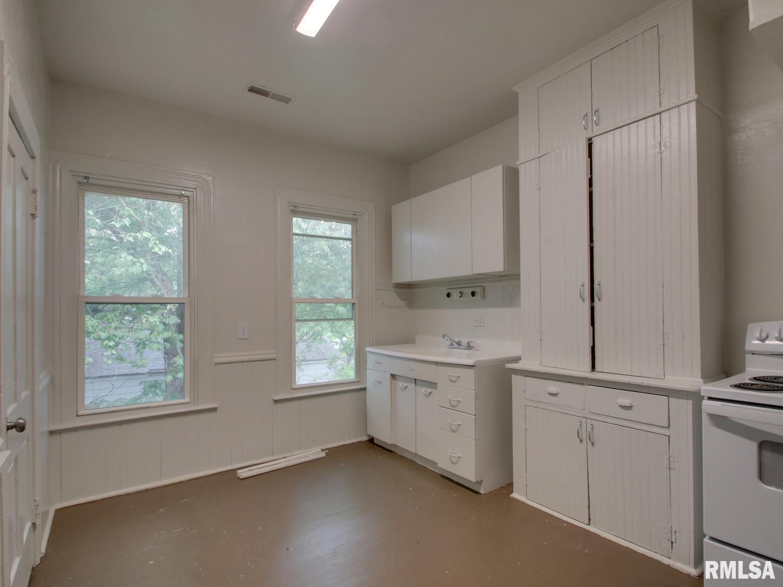 537 Locust Street Quincy, IL 62301 - Photo 4 of 25